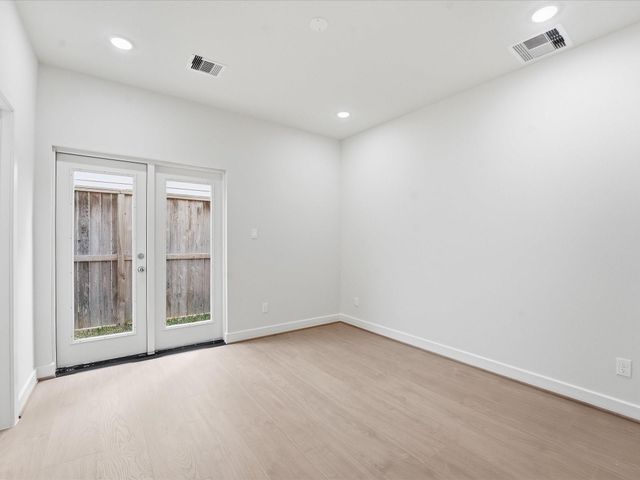 412 N Stiles, Houston, TX 77011