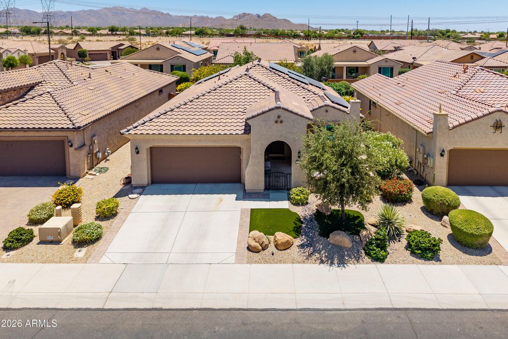26611 W ZACHARY Drive, Buckeye, AZ 85396 — photo 4