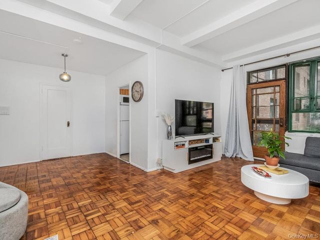 1554 Unionport Road TG, Bronx, NY 10462