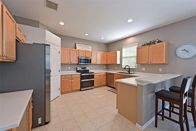 8852 FOUNDERS CIRCLE, Palmetto, FL 34221