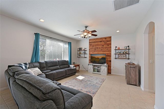 8852 FOUNDERS CIRCLE, Palmetto, FL 34221