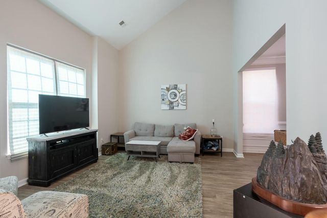 215 Evesham Drive, Summerville, SC 29485