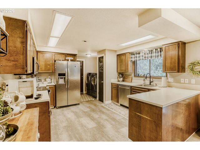 6895 S GURNEY Ln, Canby, OR 97013