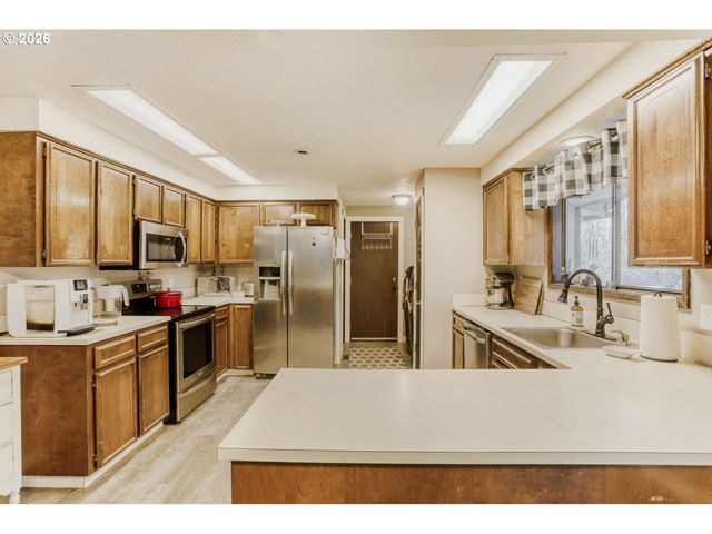 6895 S GURNEY Ln, Canby, OR 97013