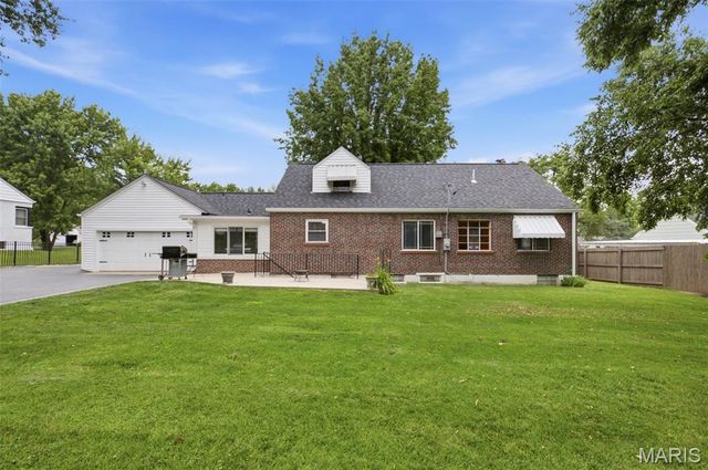 9860 Berwick Drive, Affton, MO 63123