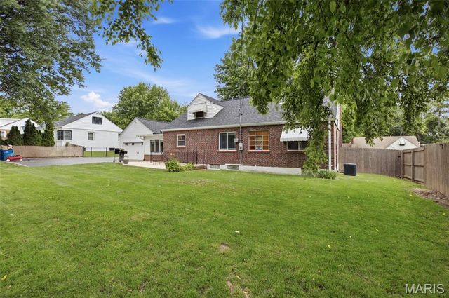 9860 Berwick Drive, Affton, MO 63123