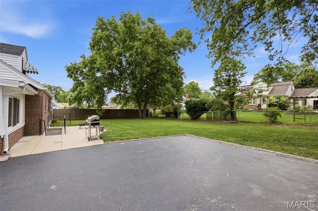9860 Berwick Drive, Affton, MO 63123