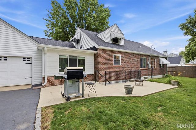 9860 Berwick Drive, Affton, MO 63123