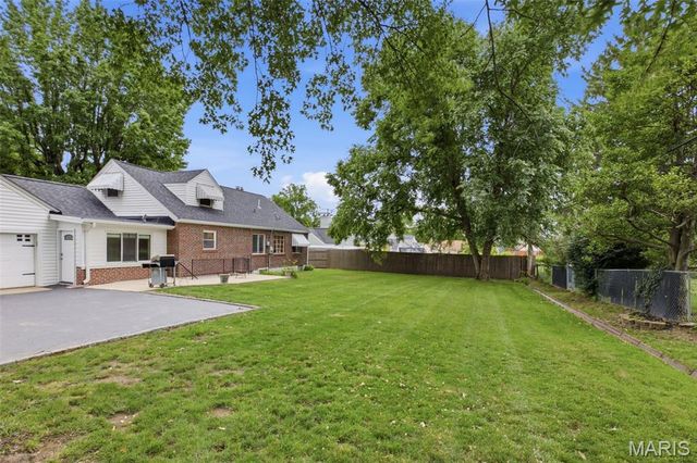 9860 Berwick Drive, Affton, MO 63123