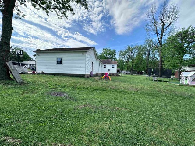 595 S Houston Avenue, Piggott, AR 72454