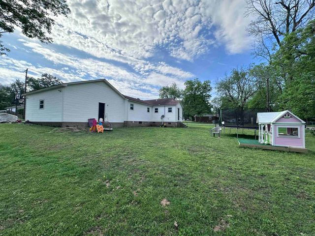595 S Houston Avenue, Piggott, AR 72454