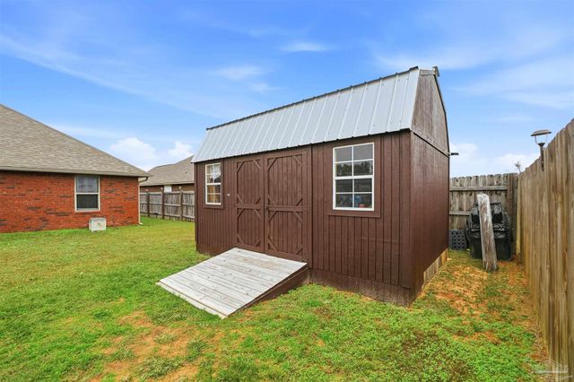 6085 Winchester Cir, Milton, FL 32570