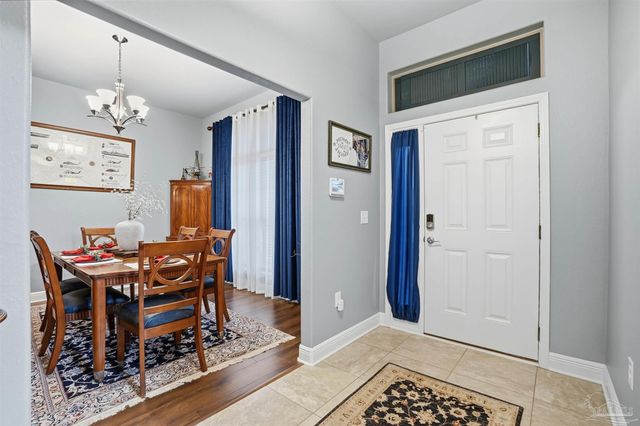 6085 Winchester Cir, Milton, FL 32570