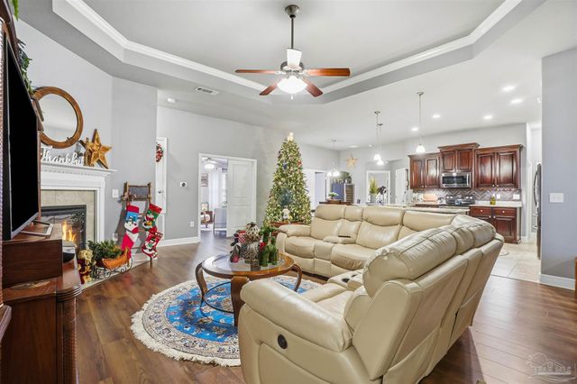 6085 Winchester Cir, Milton, FL 32570