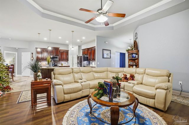 6085 Winchester Cir, Milton, FL 32570