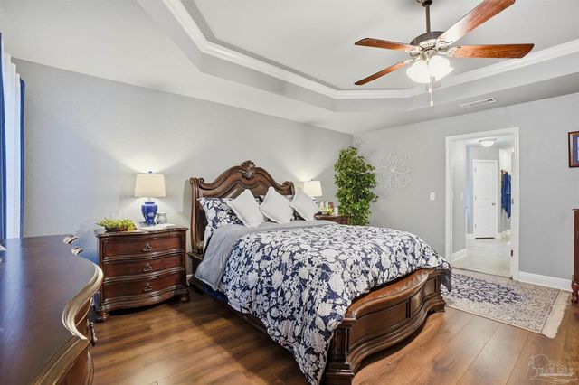 6085 Winchester Cir, Milton, FL 32570