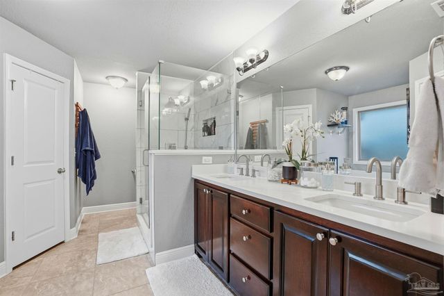 6085 Winchester Cir, Milton, FL 32570