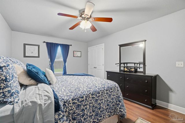 6085 Winchester Cir, Milton, FL 32570