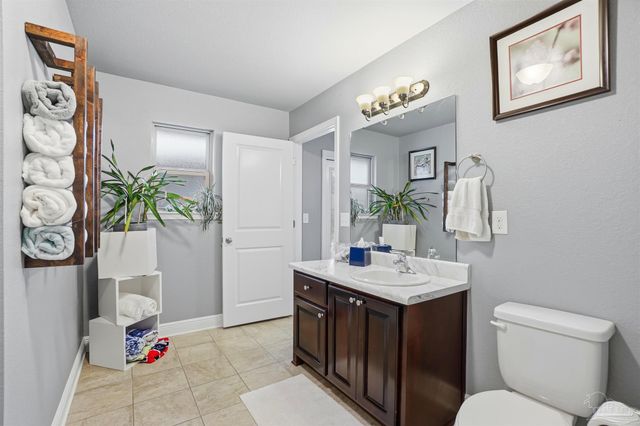 6085 Winchester Cir, Milton, FL 32570