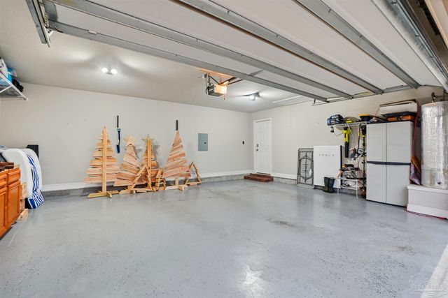 6085 Winchester Cir, Milton, FL 32570