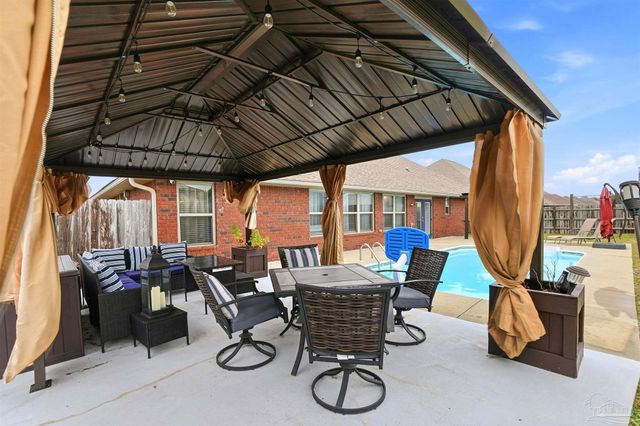 6085 Winchester Cir, Milton, FL 32570