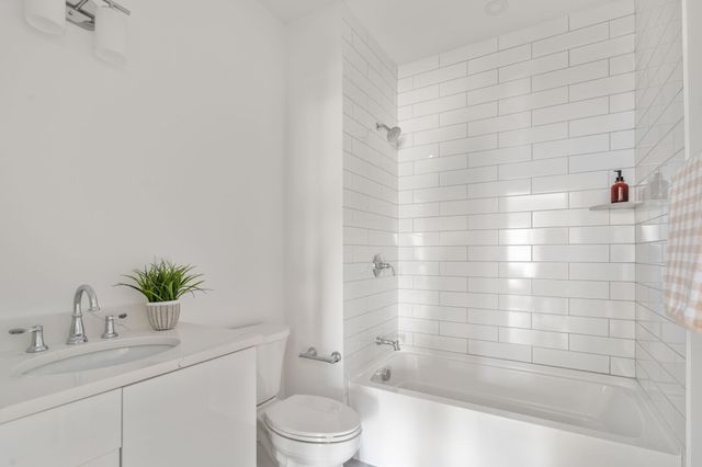 13 Wentworth Road 407, Quincy, MA 02170