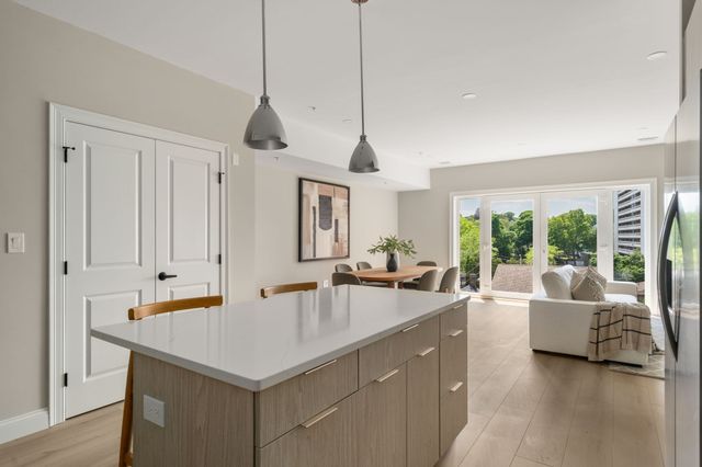 13 Wentworth Road 407, Quincy, MA 02170