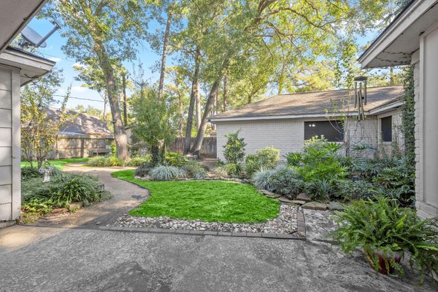 15506 Falling Creek Drive, Houston, TX 77068