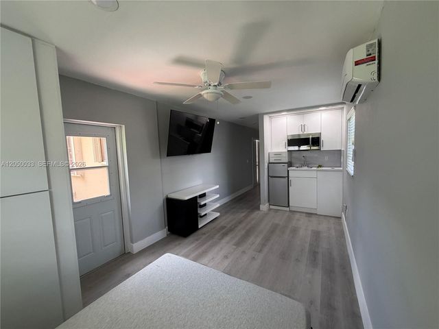 7889 NW 174th St Studio, Hialeah, FL 33015