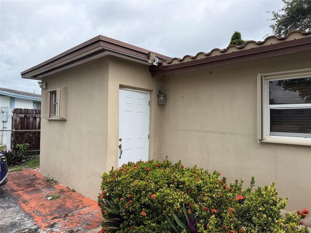 7889 NW 174th St Studio, Hialeah, FL 33015