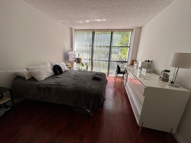 17021 N Bay Rd 322, Sunny Isles Beach, FL 33160