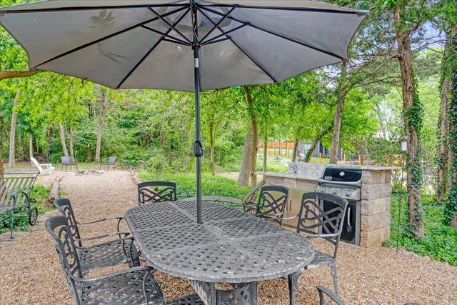 202 Parker Drive, Pottsboro, TX 75076