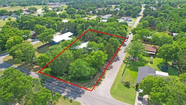 202 Parker Drive, Pottsboro, TX 75076