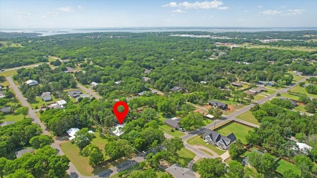 202 Parker Drive, Pottsboro, TX 75076