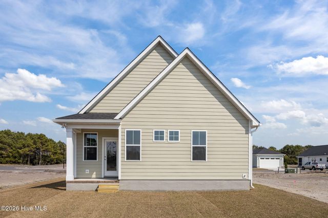 102 Golden Finch Drive, Beaufort, NC 28516