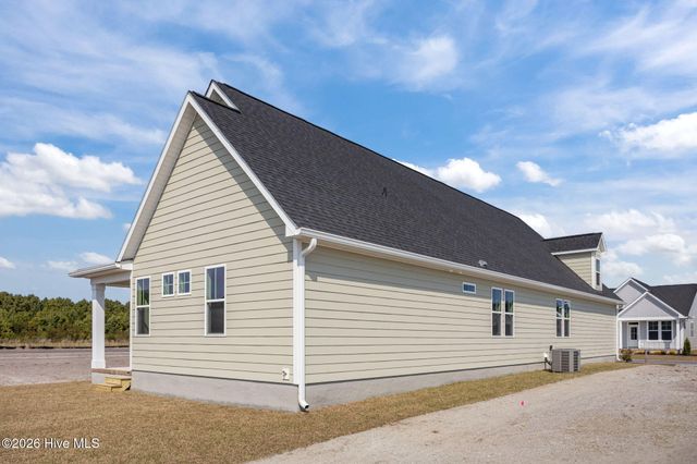 102 Golden Finch Drive, Beaufort, NC 28516