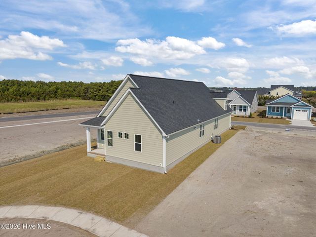 102 Golden Finch Drive, Beaufort, NC 28516