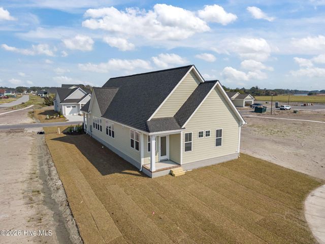 102 Golden Finch Drive, Beaufort, NC 28516