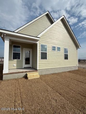 102 Golden Finch Drive, Beaufort, NC 28516