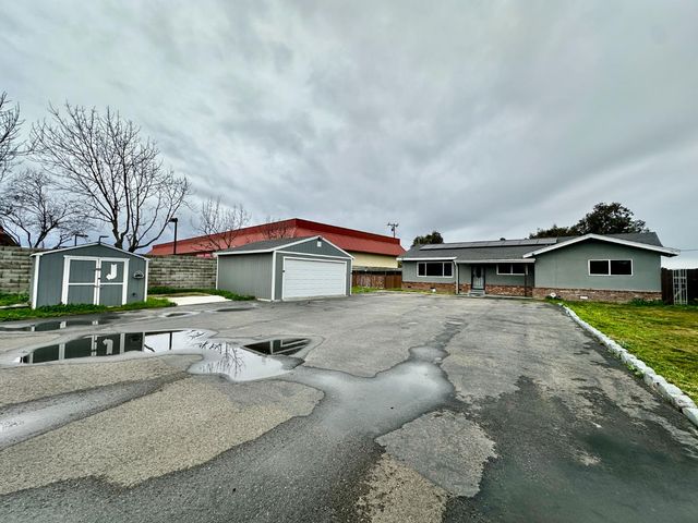 1253 E Louise Ave, Manteca, CA 95336