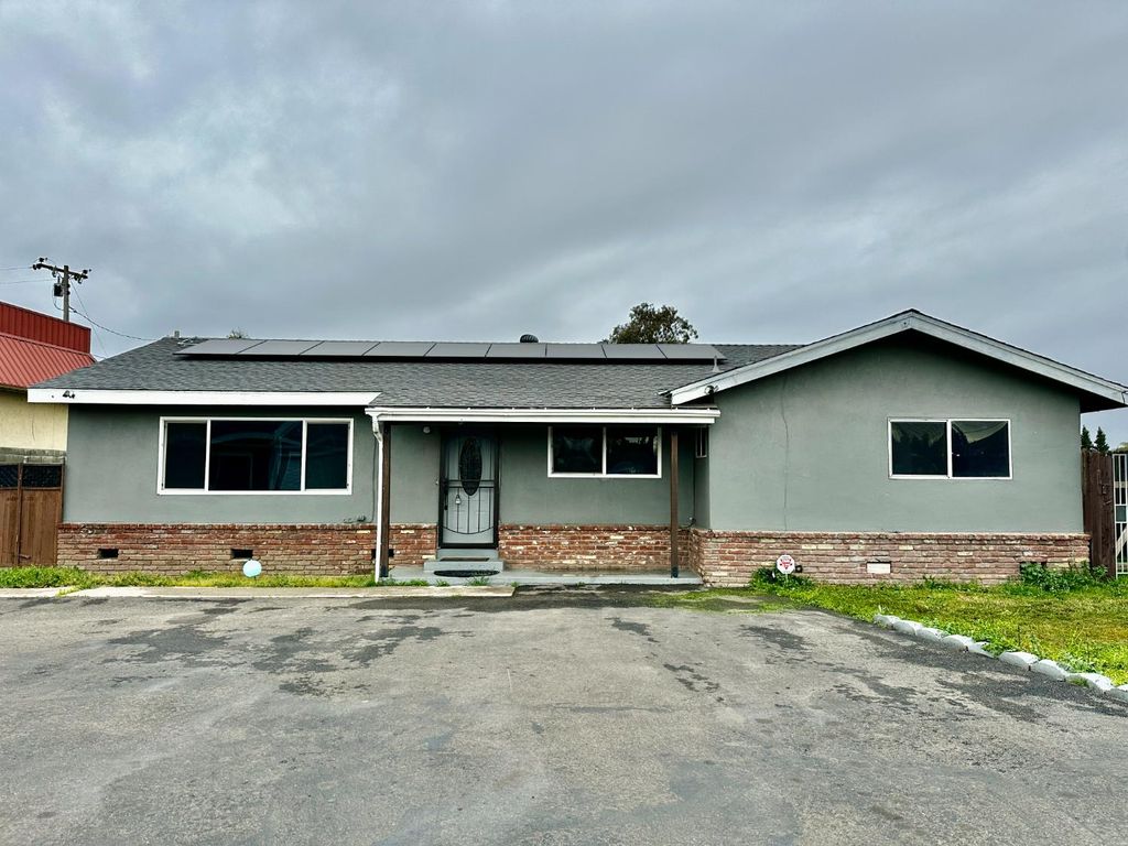 1253 E Louise Ave, Manteca, CA 95336