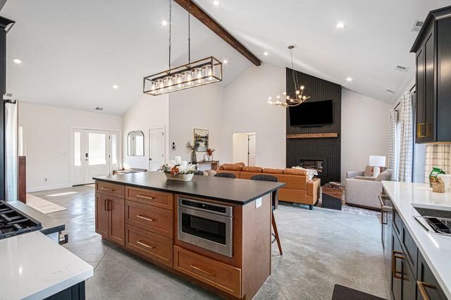 13785 Jane Way, Harbert, MI 49115