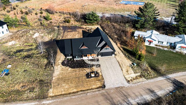 13785 Jane Way, Harbert, MI 49115