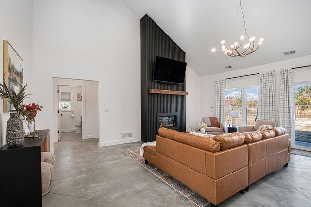 13785 Jane Way, Harbert, MI 49115