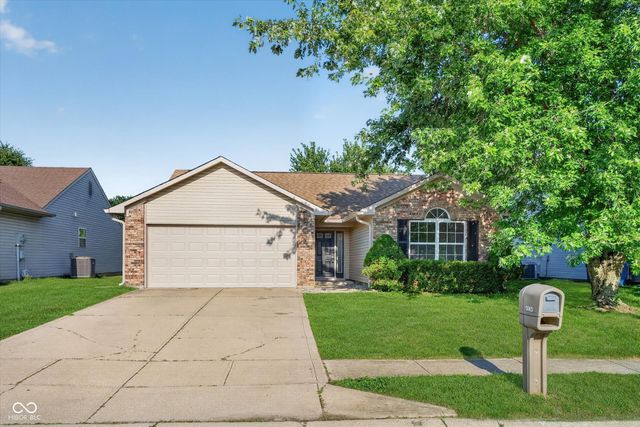 13083 N Sterling Commons, Fishers, IN 46038
