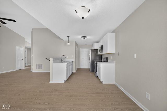 13083 N Sterling Commons, Fishers, IN 46038