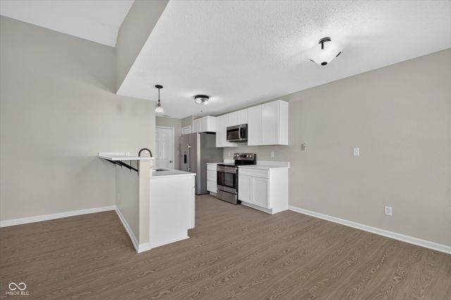13083 N Sterling Commons, Fishers, IN 46038