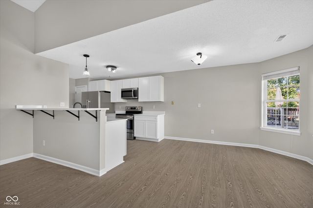 13083 N Sterling Commons, Fishers, IN 46038