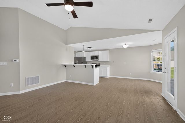 13083 N Sterling Commons, Fishers, IN 46038