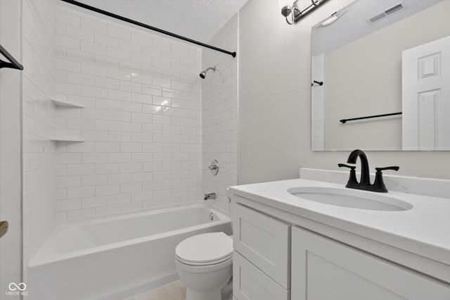 13083 N Sterling Commons, Fishers, IN 46038